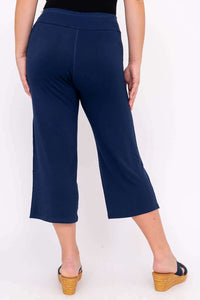Back view of the navy blue bamboo yoga capri pants