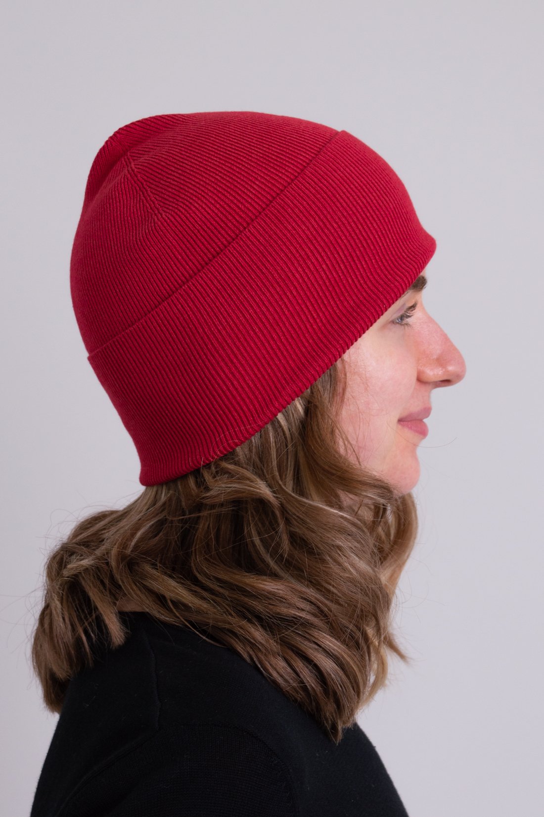 Women's red toque bamboo cotton beanie hat.