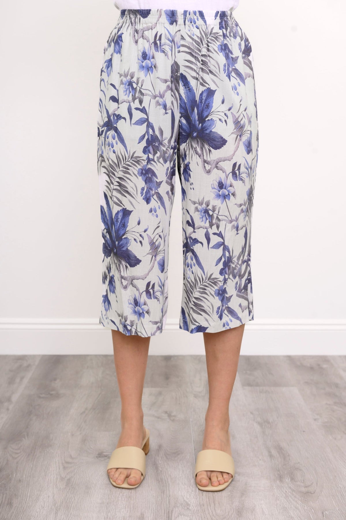 Bella Capri, Peri Palm, Linen Bamboo