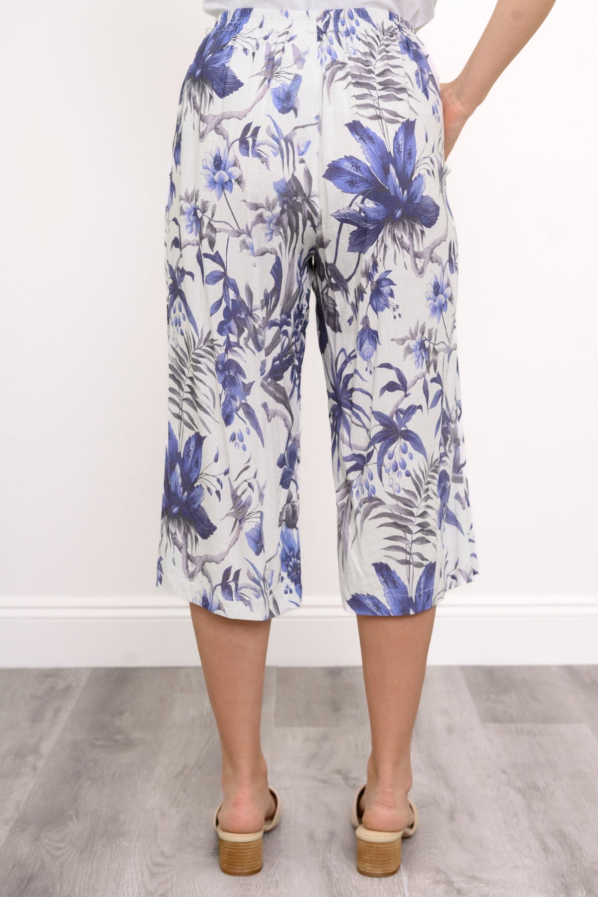 Bella Capri, Peri Palm, Linen Bamboo