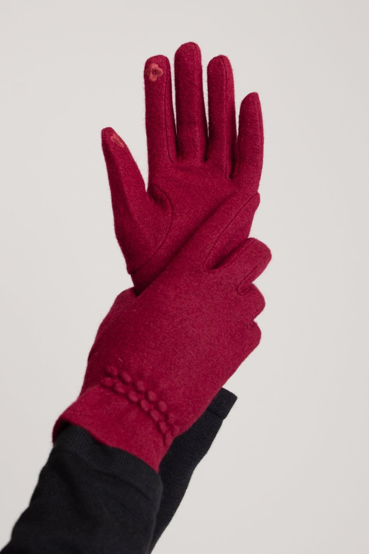 Burgundy red natural wool fiber women's gloves.