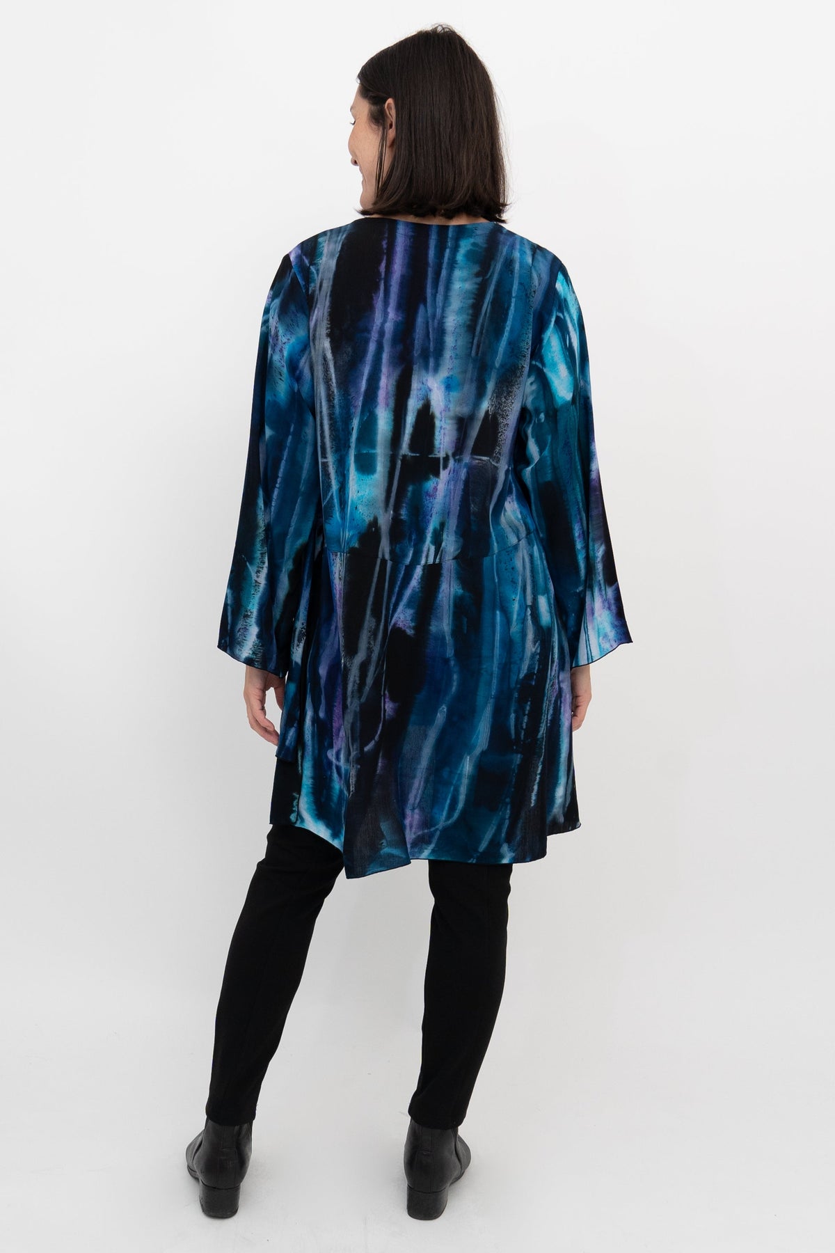 Darla Blouse, Blue Lipatan