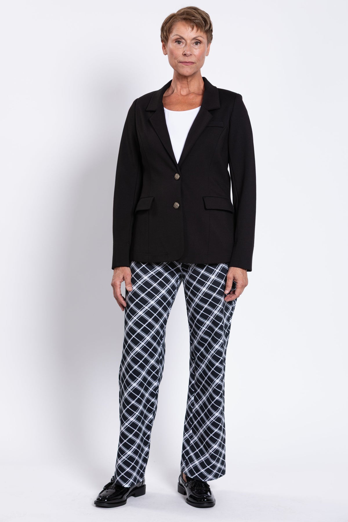 Norma Pant, Tarlic, Modal