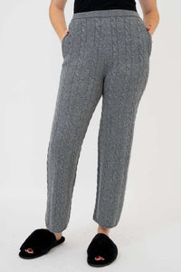 Front closeup of Ventura Pant showing pockets and waistband