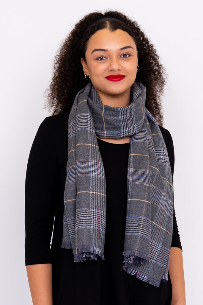 Cozy Scarf, Dark Grey Tartan